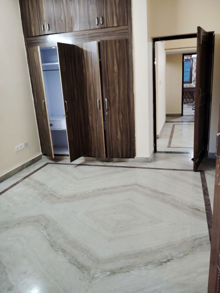 Room, rwa-apartments-sector-27 2.5 Bedroom 1600 Sq.Ft. Independent House In Sector 27 Noida 9848492