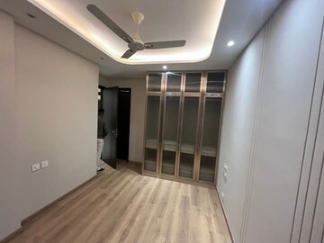 Room in 2 BHK Apartment at Signature Global Prime, Sector 63a – for Rent