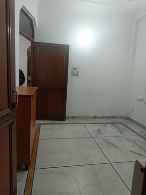 2 BHK Apartment For Rent in Rohini Sector 11