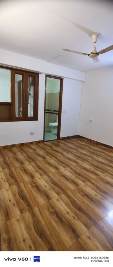 Room in 3 BHK Independent House at Sector 105 – for Rent