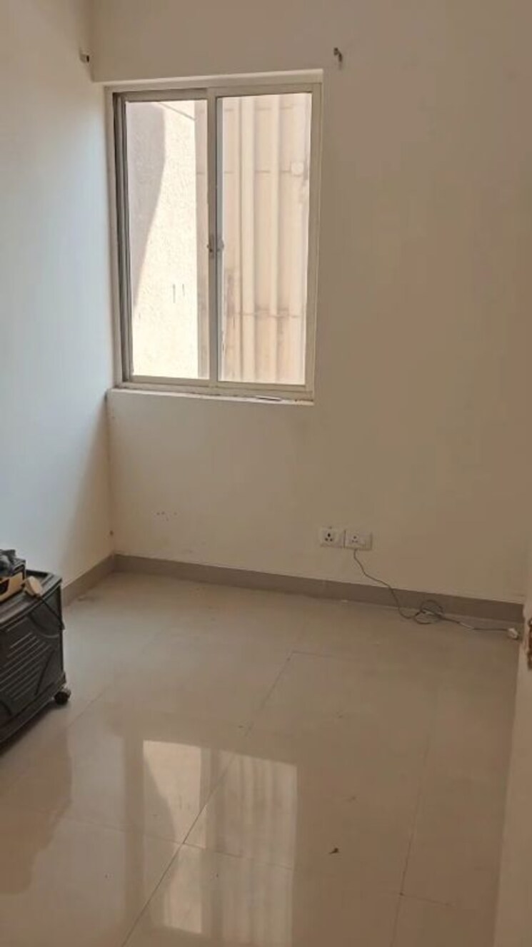 Room, puri-pratham 3 Bedroom 914 Sq.Ft. Apartment In Sector 84 Faridabad 9261755