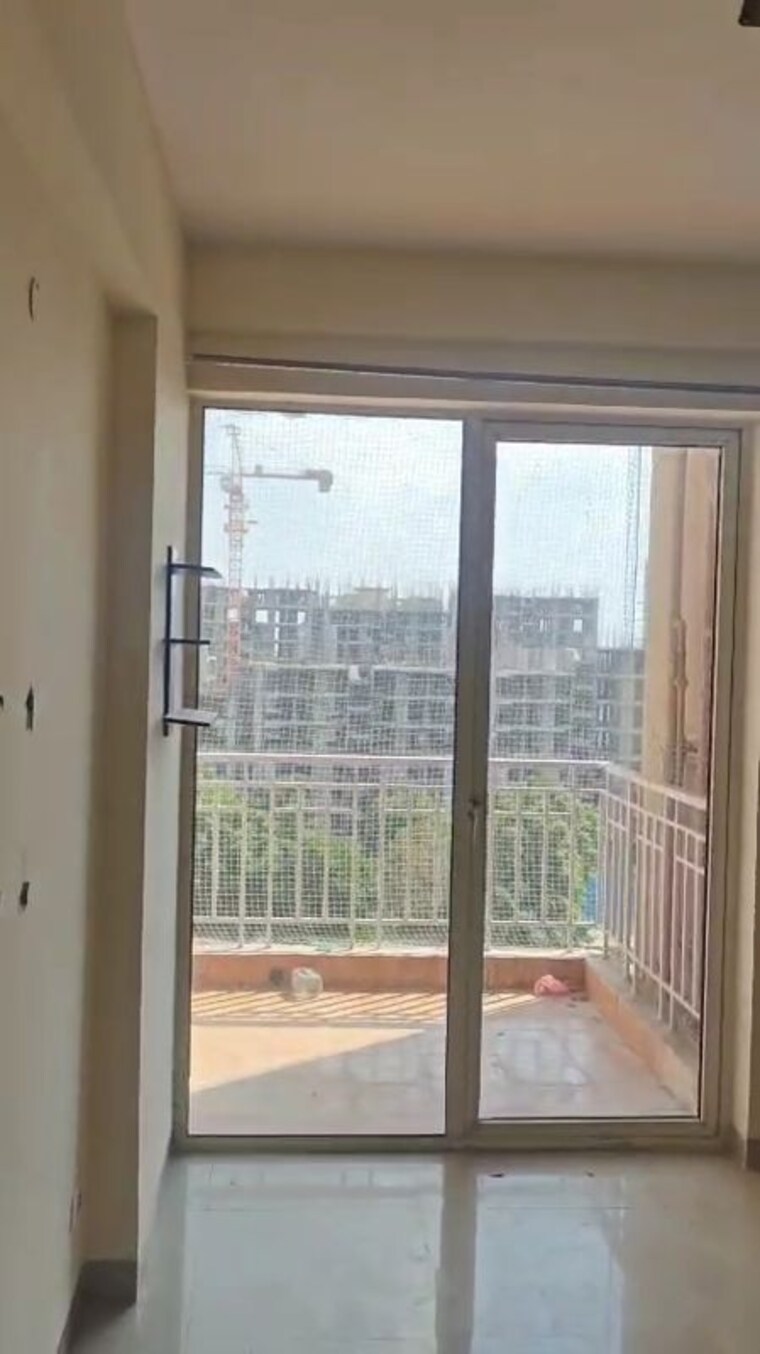 Room, puri-pratham 3 Bedroom 914 Sq.Ft. Apartment In Sector 84 Faridabad 9261755