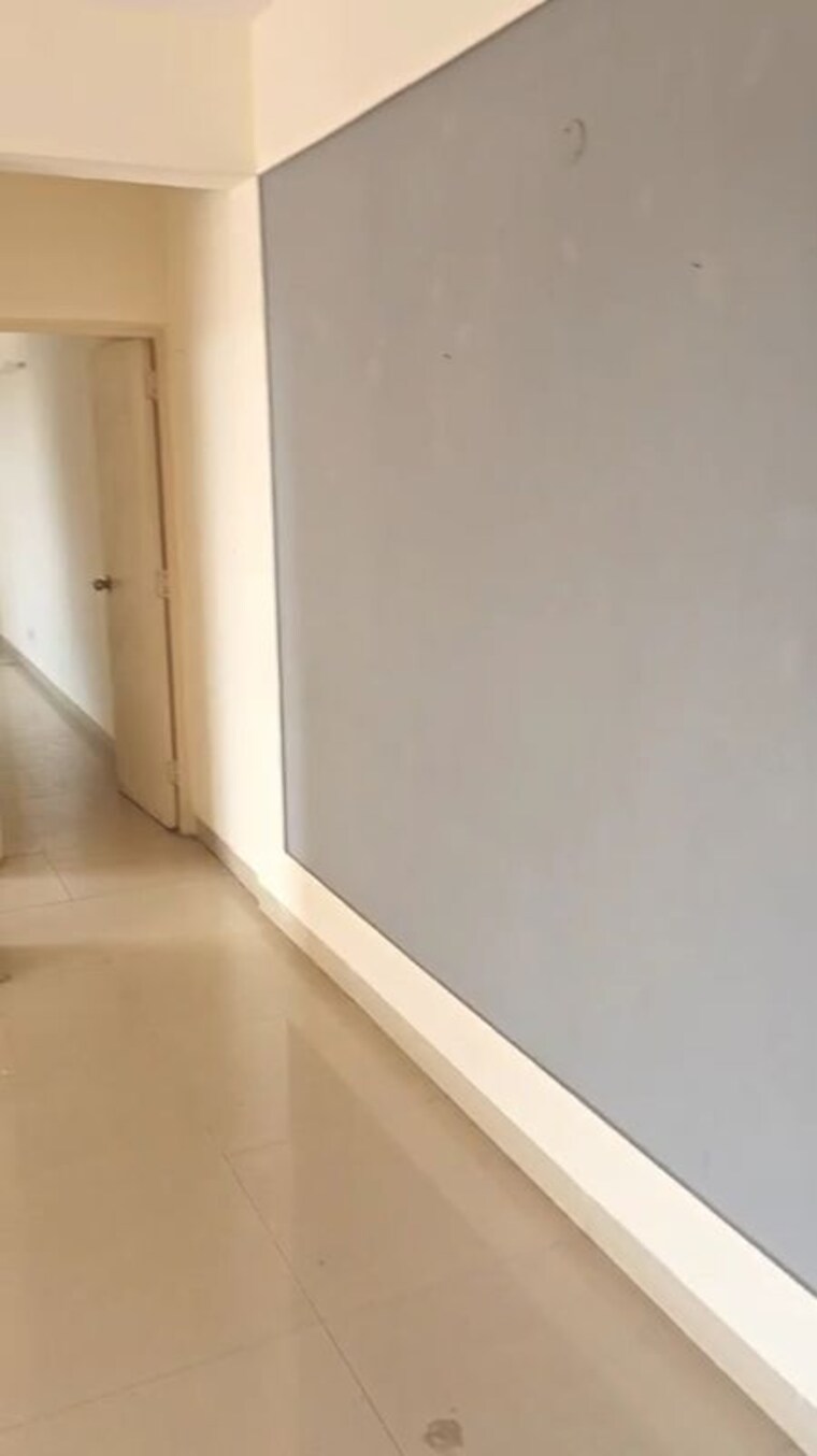 Room, puri-pratham 3 Bedroom 914 Sq.Ft. Apartment In Sector 84 Faridabad 9261755