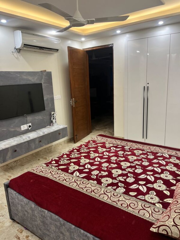 Bedroom, greater kailash i 3 Bedroom 1800 Sq.Ft. Builder Floor In Greater Kailash I Delhi 9848201