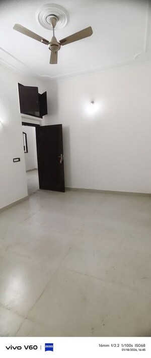 Room in 3 BHK Independent House at Gardenia Glory, Sector 46 – for Rent