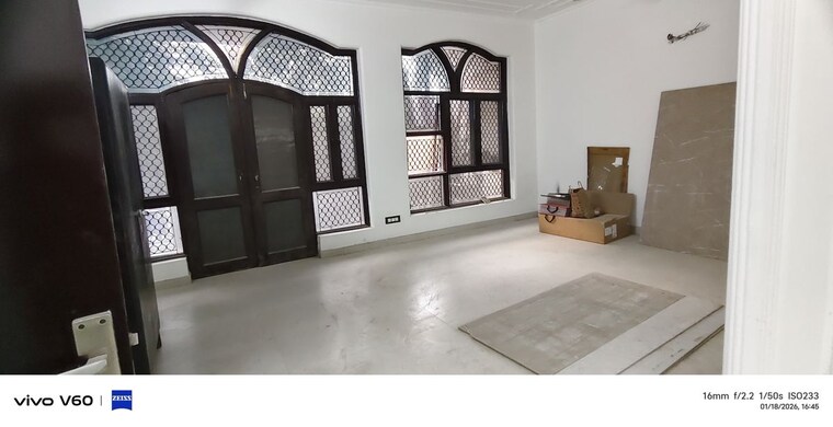 Room, gardenia-glory 3 Bedroom 162 Sq.Mt. Independent House In Sector 46 Noida 9848530