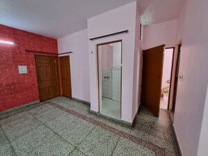 Room in 1.5 BHK Independent House at RWA Apartments Sector 19, Sector 19 – for Rent