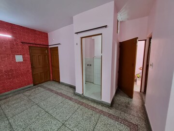 Room in 1.5 BHK Independent House at RWA Apartments Sector 19, Sector 19 – for Rent