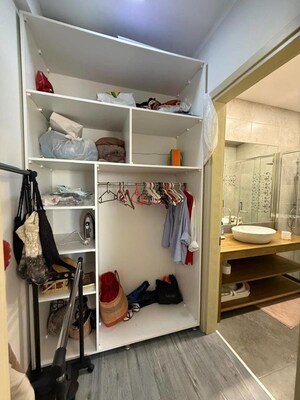 Attached Bathroom in 4 BHK Apartment at Oberoi Realty Sky Heights, Andheri West – for Sale