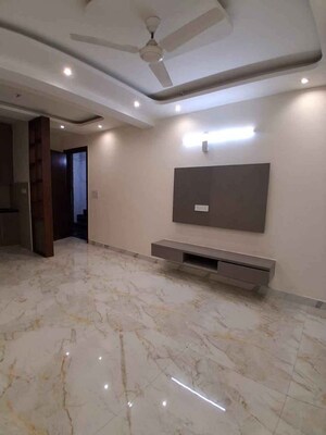 Room in 2 BHK Builder Floor at Chattarpur – for Rent