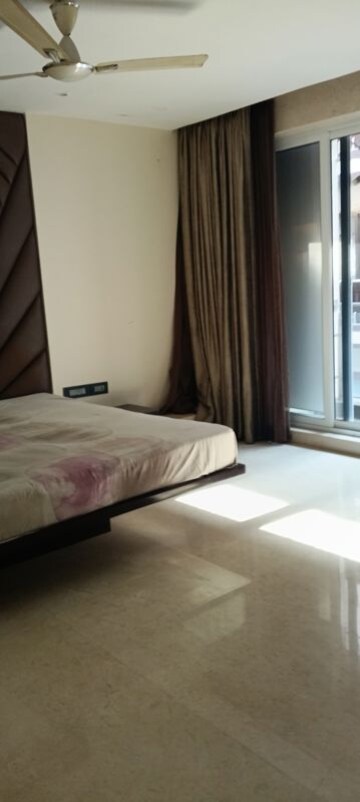 Bedroom in 5 BHK Villa at Manish Tower, Andheri West – for Rent