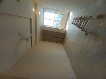 Room in 3 BHK Apartment at Ambience Tiverton, Sector 50 – for Sale