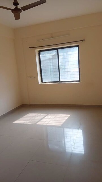 Room in 3 BHK Apartment at Bhakti Puja Apartment, Pimple Nilakh – for Rent