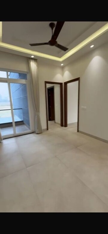 Room in 3 BHK Apartment at Amolik Residency, Sector 86 – for Sale