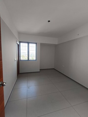 Room in 3 BHK Apartment at Elamakkara – for Sale