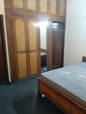 Bedroom in 2.5 BHK Villa at Sector 55 – for Rent