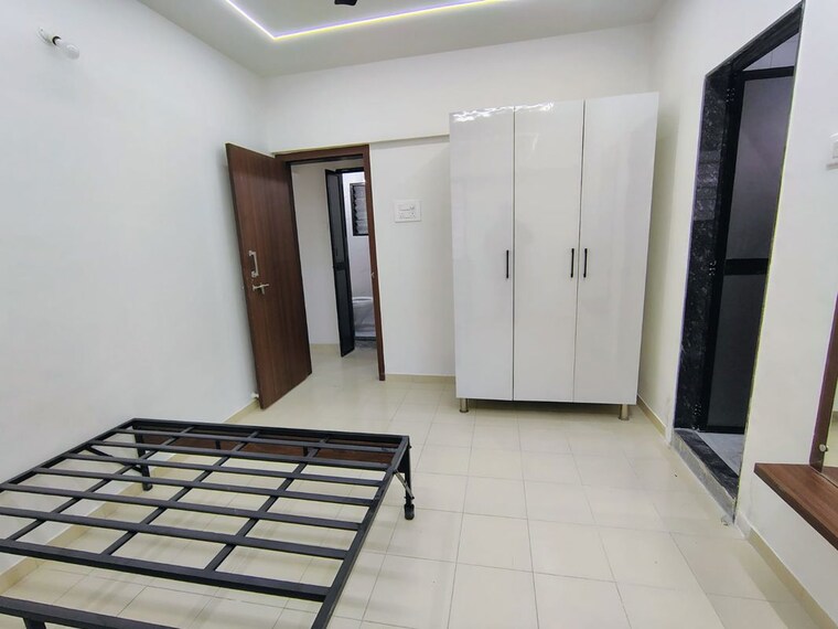 Room, karan-gharonda 3 Bedroom 1400 Sq.Ft. Apartment In Wadgaon Sheri Pune 9848674