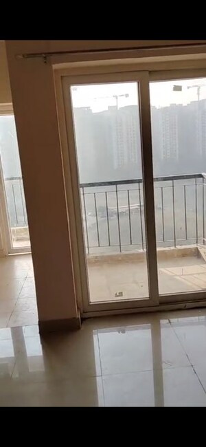 Room in 1 BHK Apartment at Amrapali Dream Valley, Tech Zone 4 Greater Noida – for Rent