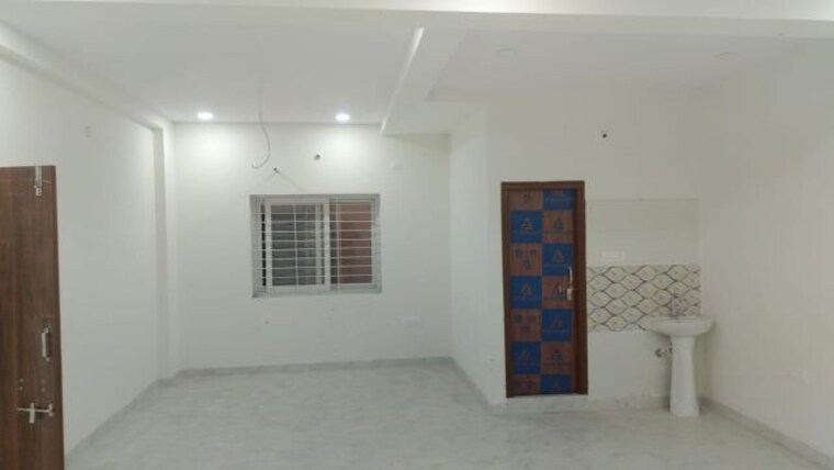 Room, vijaya-vihar Commercial Office Space 2000 Sq.Ft. In Mehdipatnam Hyderabad 9848681