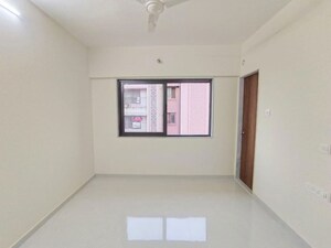 Room in 3 BHK Apartment at BDL Hresa, Chembur – for Rent
