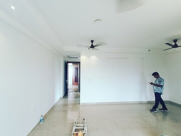 Room in 3.5 BHK Apartment at Elite Golf Green, Sector 79 – for Rent