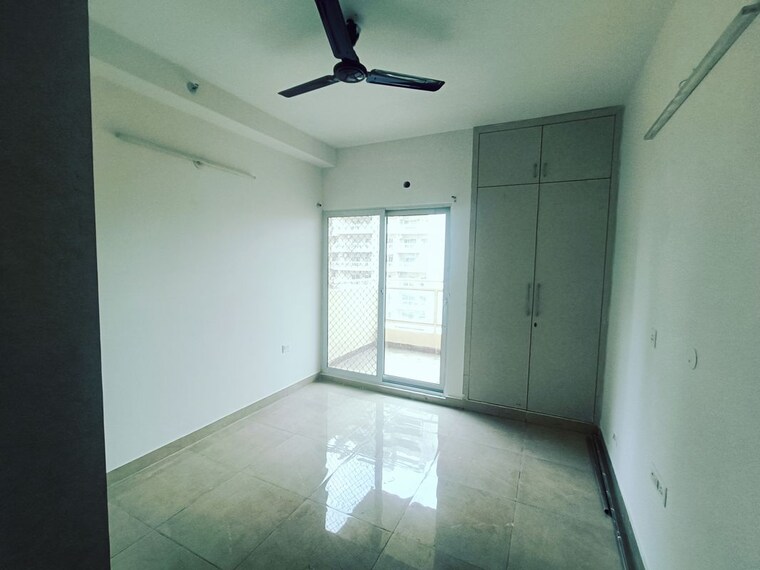 Room, elite-golf-green 3.5 Bedroom 1895 Sq.Ft. Apartment In Sector 79 Noida 9848689