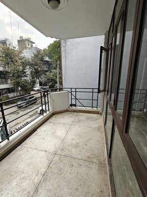 Balcony in 1 BHK Builder Floor at Ansal Sushant Lok I, Sector 43 – for Rent