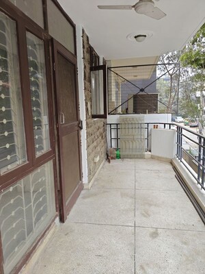 Balcony in 1 BHK Builder Floor at Ansal Sushant Lok I, Sector 43 – for Rent