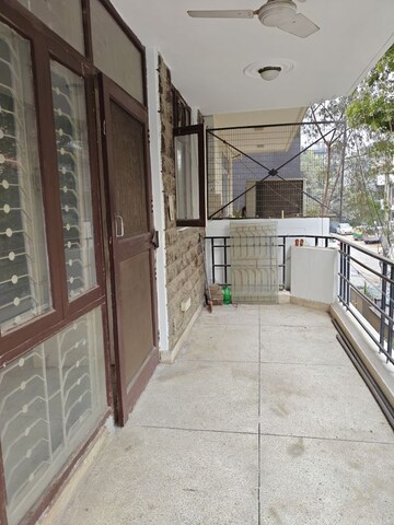 Balcony in 1 BHK Builder Floor at Ansal Sushant Lok I, Sector 43 – for Rent