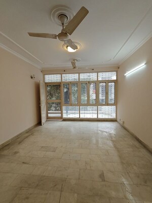 Room in 1 BHK Builder Floor at Ansal Sushant Lok I, Sector 43 – for Rent