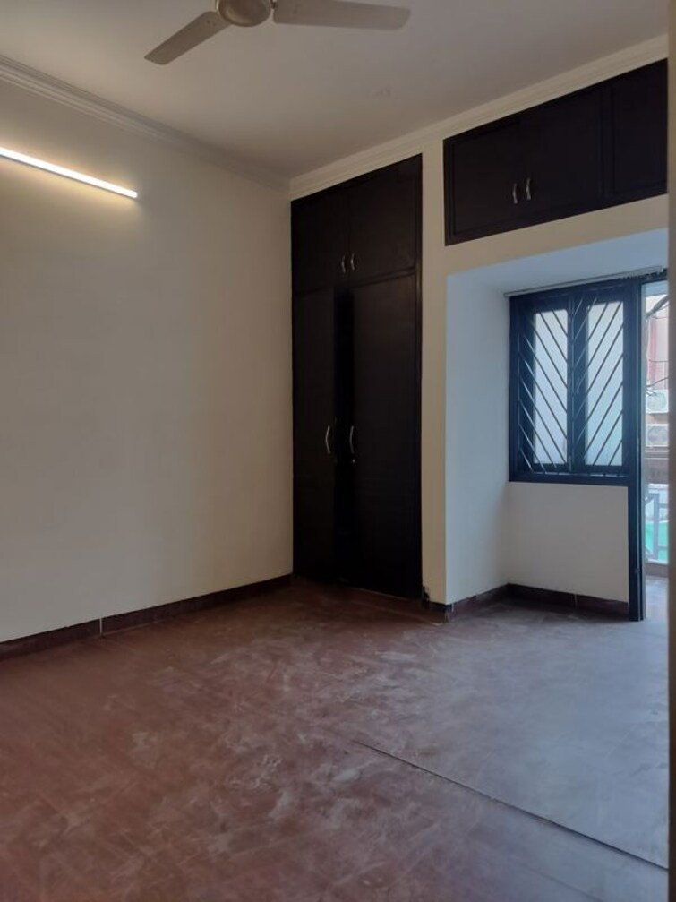 Room, vasant kunj 3 Bedroom 1200 Sq.Ft. Apartment In Vasant Kunj Delhi 9848711