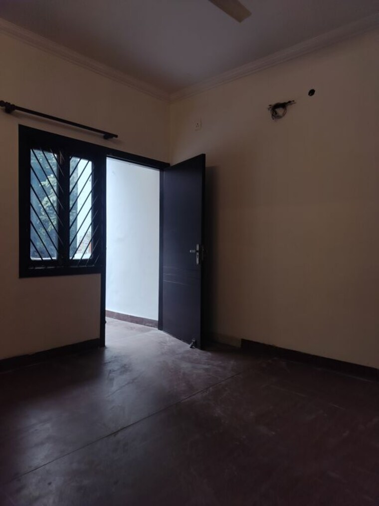 Room, vasant kunj 3 Bedroom 1200 Sq.Ft. Apartment In Vasant Kunj Delhi 9848711