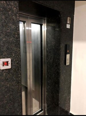 Building Lobby in 3 BHK Builder Floor at Sector 31 – for Rent