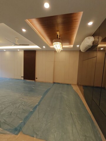 Bedroom in 3 BHK Builder Floor at Gupta Awas, Sector 43 – for Rent