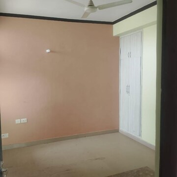 Room in 1.5 BHK Penthouse at KW Srishti, Raj Nagar Extension – for Rent