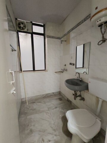 Bathroom in 2.5 BHK Builder Floor at Ansal Sushant Apartments, Sushant Lok I – for Rent