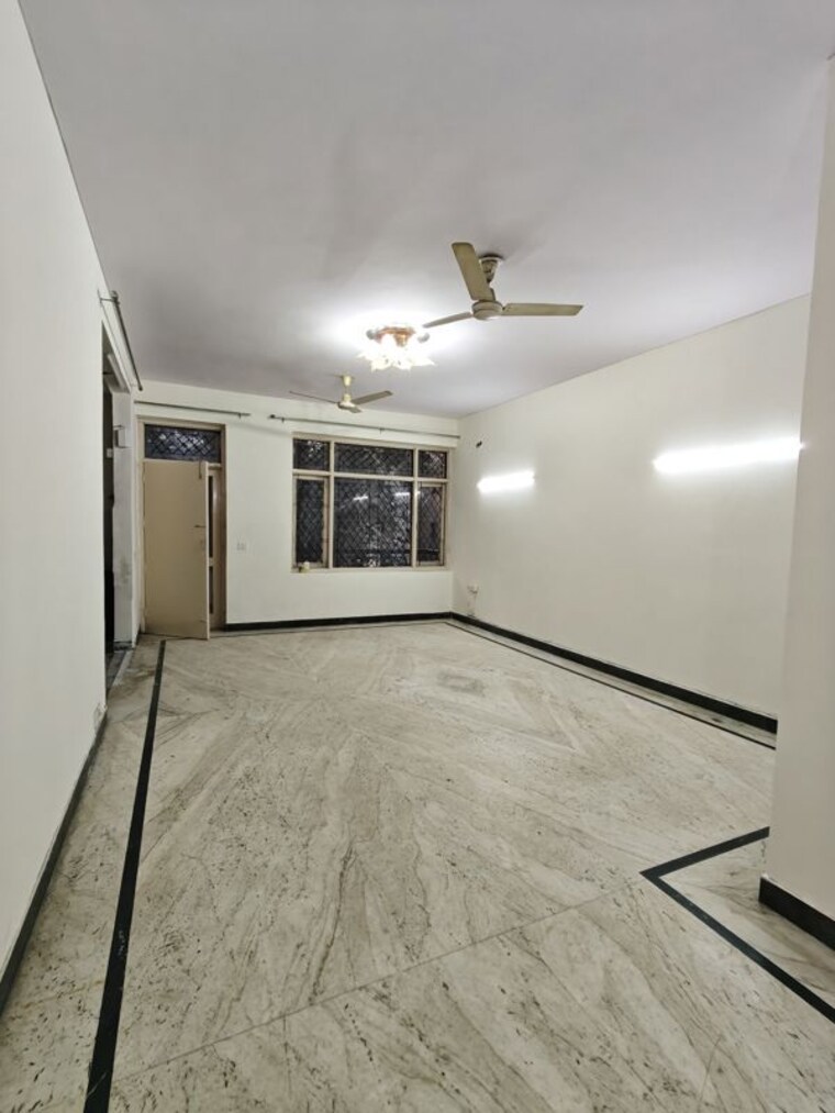 Room, ansal-sushant-apartments 2.5 Bedroom 215 Sq.Yd. Builder Floor In Sushant Lok I Gurgaon 9848726