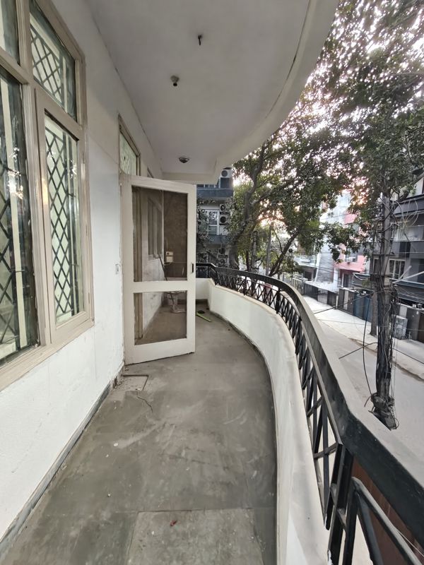 2.5 BHK Builder Floor For Rent in Ansal Sushant Apartments