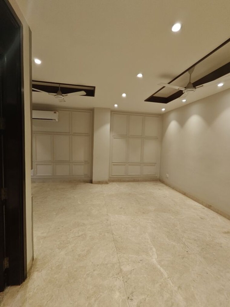 Room, gupta-awas 3 Bedroom 215 Sq.Yd. Builder Floor In Sector 43 Gurgaon 9848740