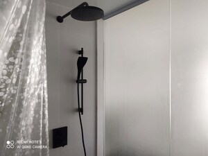 Room in 3 BHK Apartment at KM Mid Summer CHS, Santacruz West – for Rent