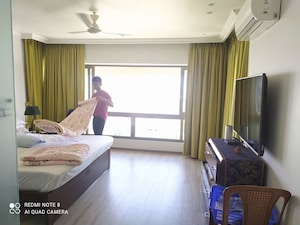 Bedroom in 3 BHK Apartment at KM Mid Summer CHS, Santacruz West – for Rent