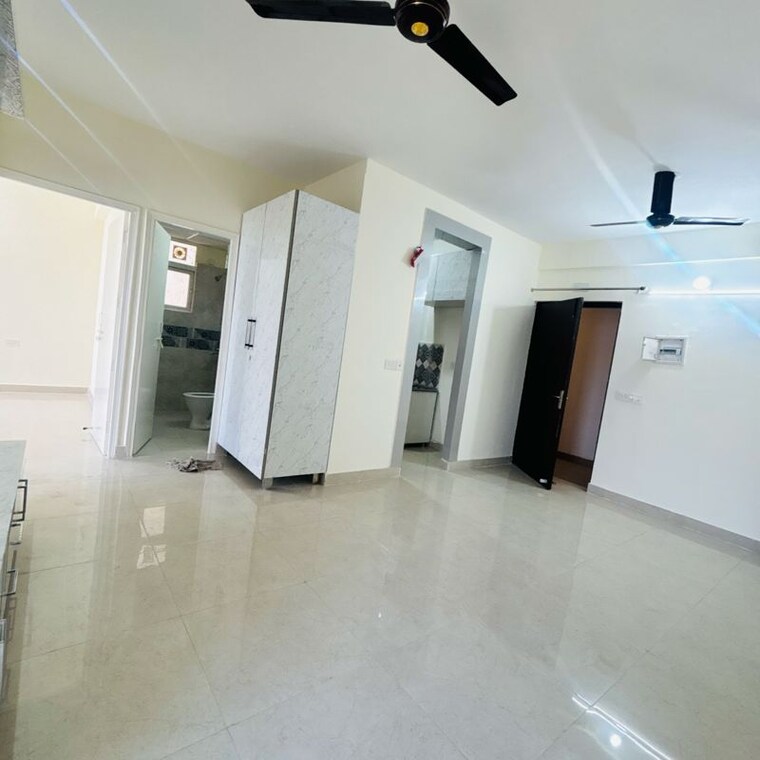 Team Area, signature-global-prime 2 Bedroom 573 Sq.Ft. Apartment In Sector 63a Gurgaon 9848752