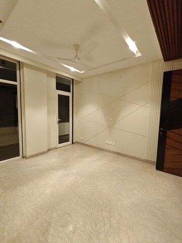 Room in 4 BHK Builder Floor at Ansal Sushant Floors, Sushant Lok ii – for Rent