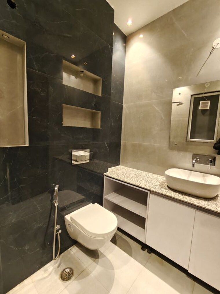 Bathroom, ansal-sushant-floors 4 Bedroom 300 Sq.Yd. Builder Floor In Sushant Lok ii Gurgaon 9848764