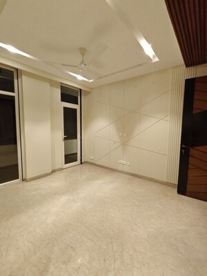 Room in 4 BHK Builder Floor at Ansal Sushant Floors, Sushant Lok ii – for Rent