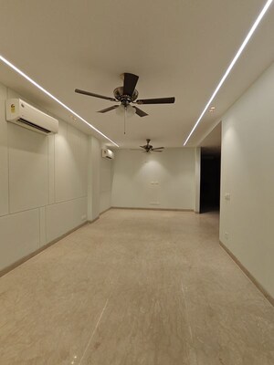 Room in 4 BHK Builder Floor at Ansal Sushant Floors, Sushant Lok ii – for Rent