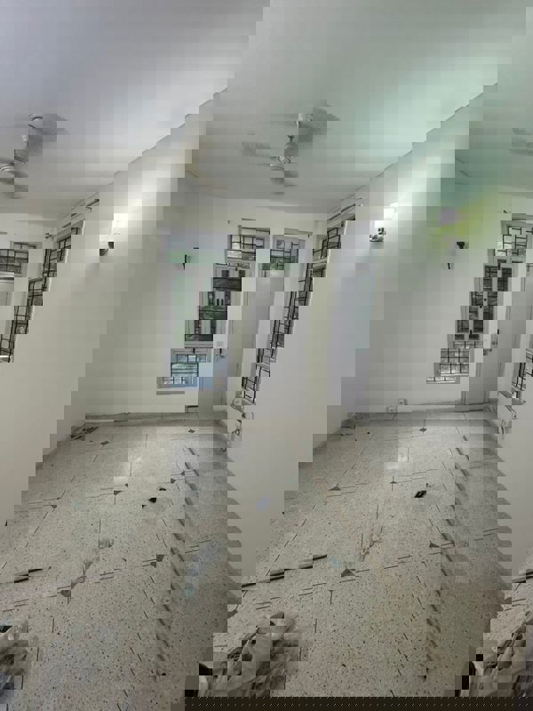 3 BHK + Pooja Room Builder Floor For Rent in Unitech South City II