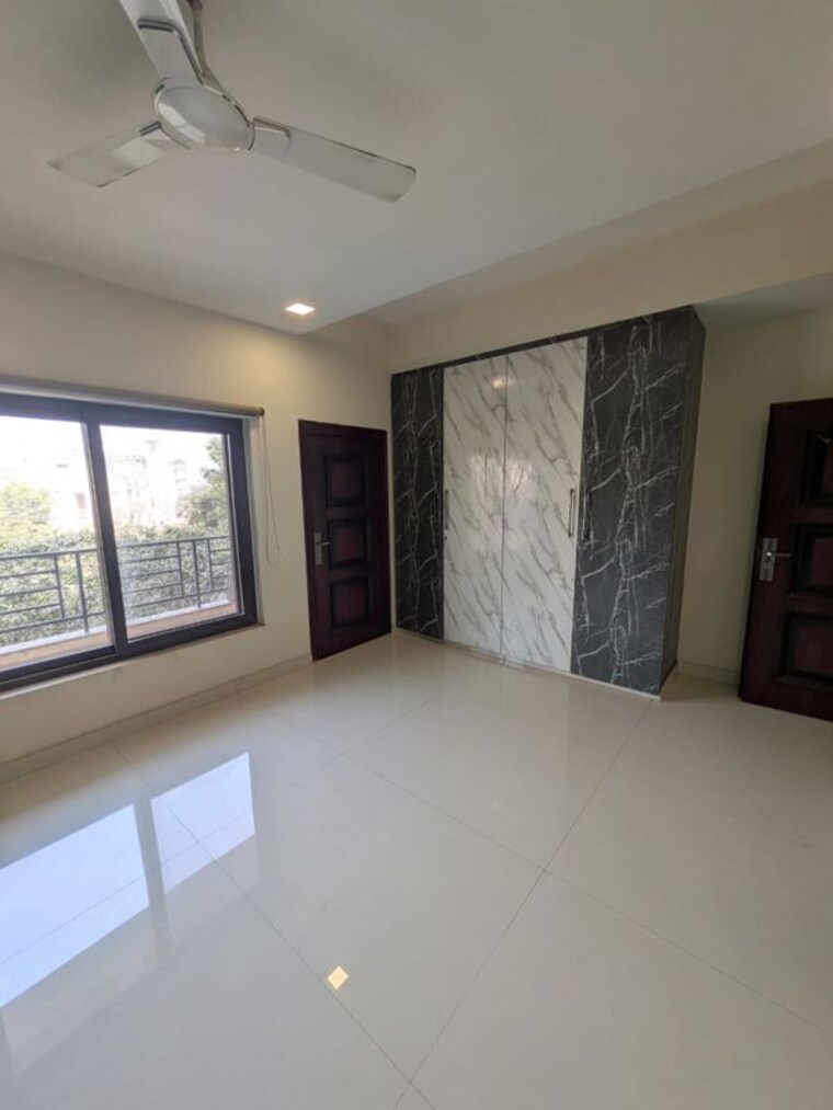 Room, sector 57 3 Bedroom 2250 Sq.Ft. Builder Floor In Sector 57 Gurgaon 9848897