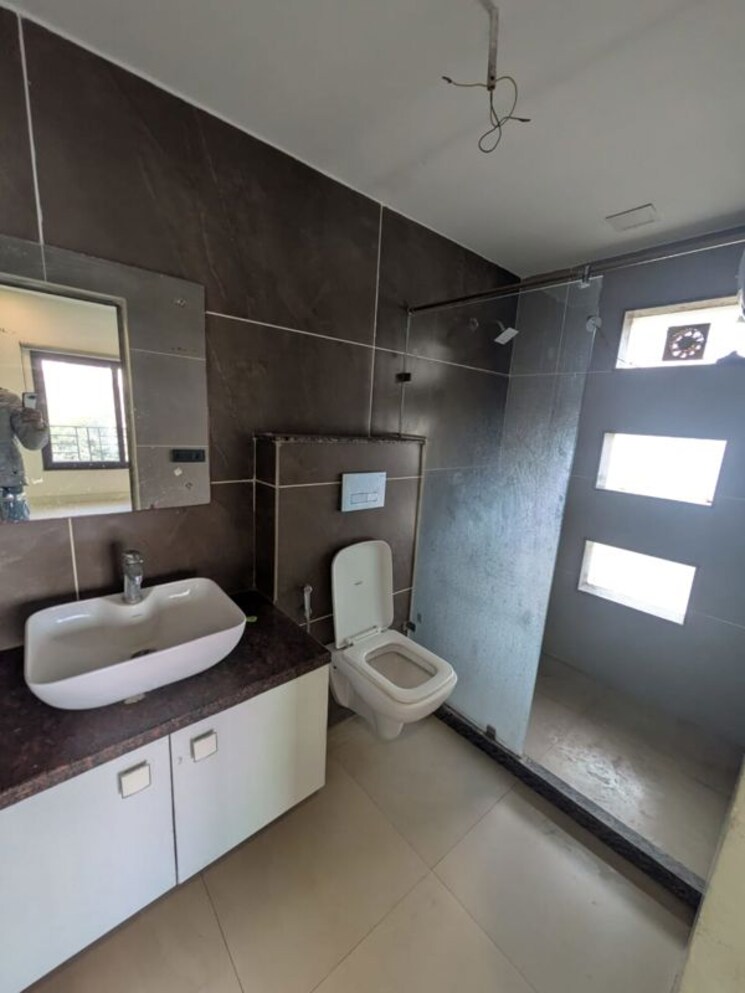 Attached Bathroom, sector 57 3 Bedroom 2250 Sq.Ft. Builder Floor In Sector 57 Gurgaon 9848897