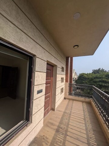Balcony in 3 BHK Builder Floor at Sector 57 – for Rent